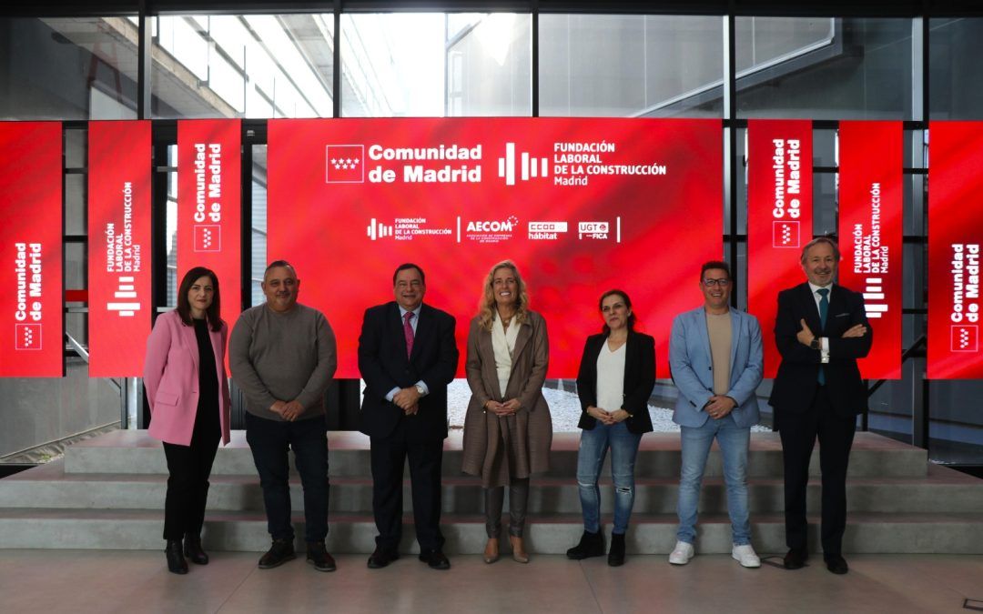 Rocío Albert y Mercedes Marín visitan la Fundación Laboral Construcción